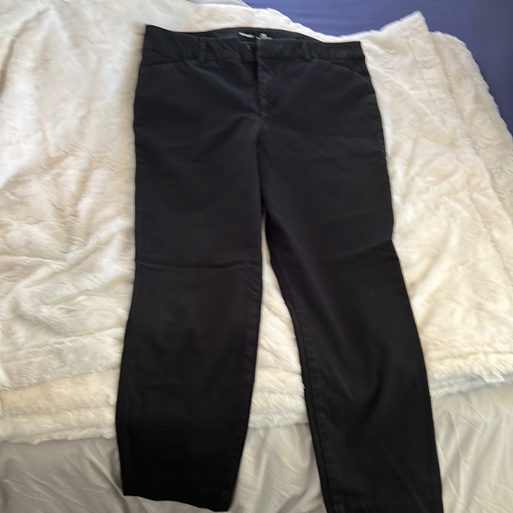 Old Navy size 12 black pixie high rise slim fit pants with pockets